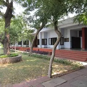 Lauries ** Agra (Uttar Pradesh)